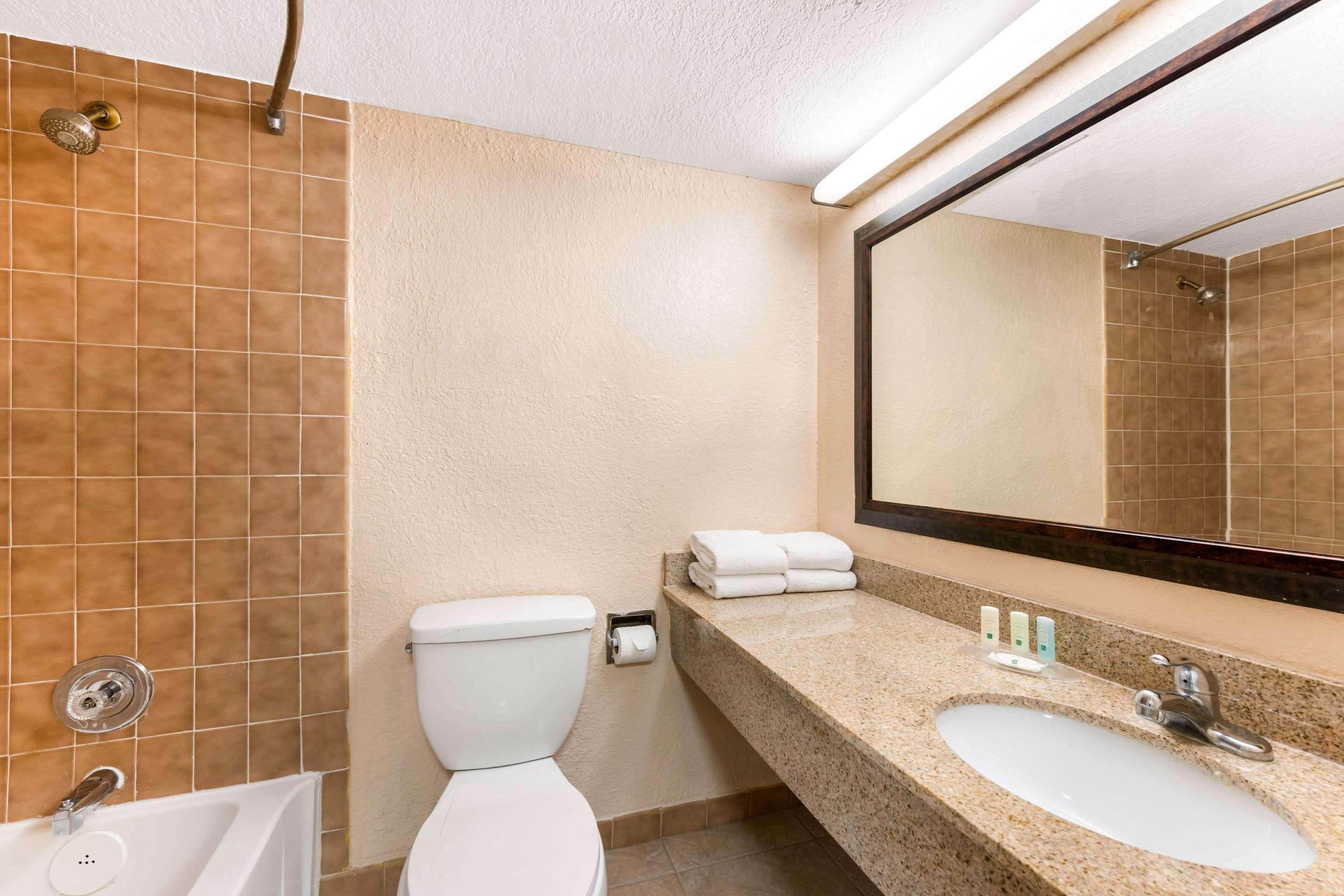 Quality Inn & Suites Orlando Airport المظهر الخارجي الصورة