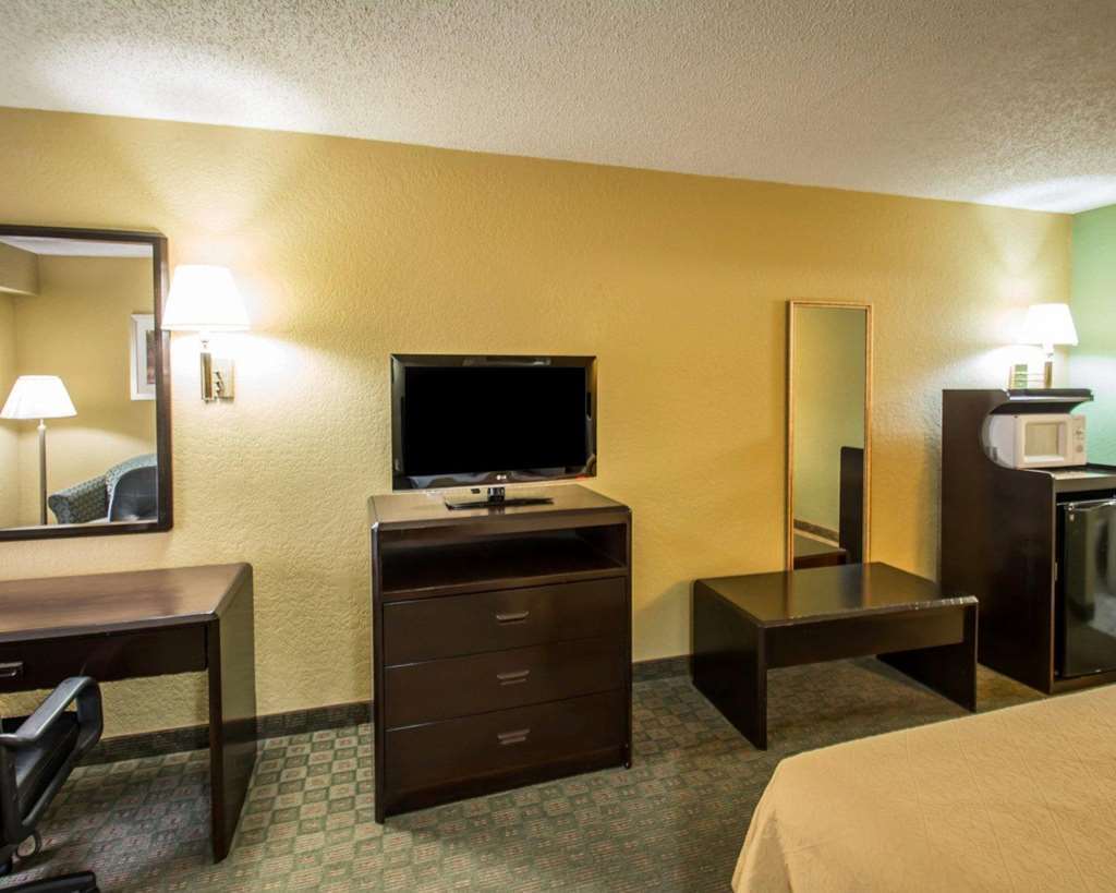 Quality Inn & Suites Orlando Airport الغرفة الصورة